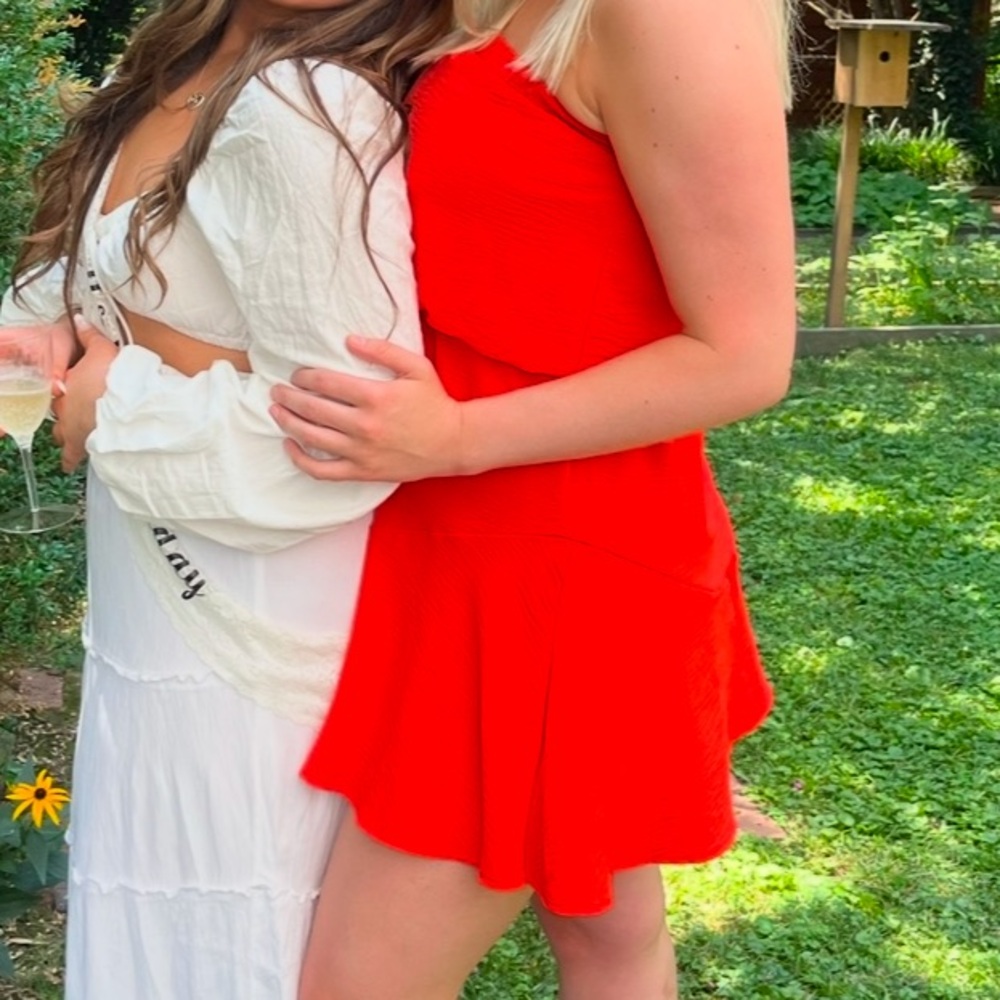 Red straplesss dress